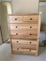 AAmerica Chest of Drawers
