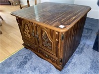 WOODEN END TABLE (22" X 23" X 18")