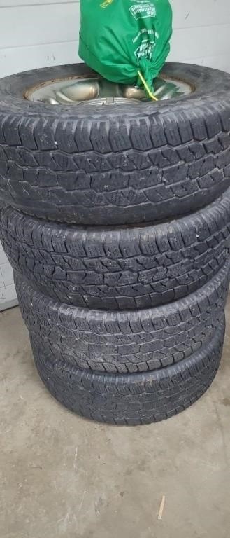 4- Ford Tires, Wheels & Centers. 265/70R17.