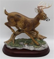 Homco Deer Girue w/ wood base - 6" tall