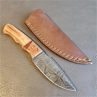 Damascus Knife with Leather Sheath