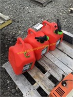 C4 (3) gas cans