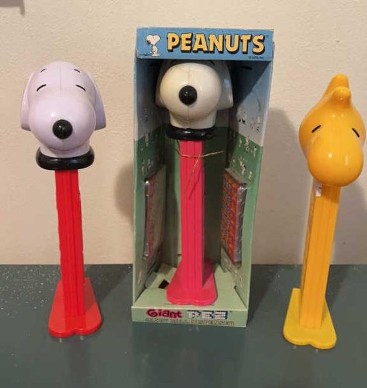 GIANT SNOOPY & WOODSTOCK PEZ DISPENSERS