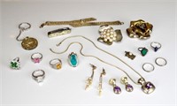 Lot of assorted silver jewellery and accessories