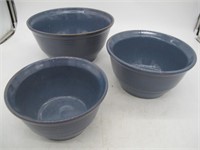 3 PIECE BLUE POTTERY NESTING BOWL SET ALL CLEAN
