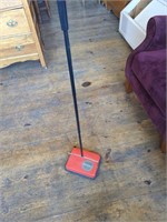 Electrostatic carpet sweeper