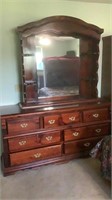 Gorgeous Vintage 7 Drawer Dresser w/ Mirror