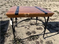 SMALL COFFEE TABLE W/ STRAP