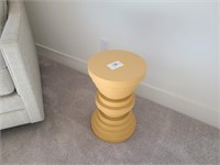 ACCENT TABLE