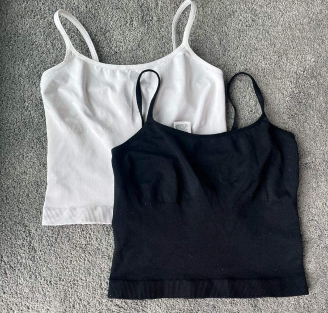 $20-SIZE M 2 PCS WOMEN'S CROPPED