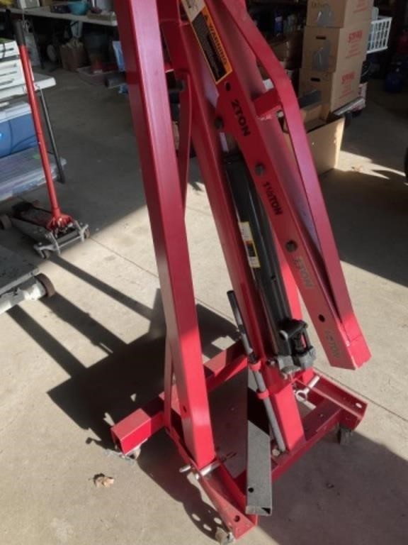 Larin 2 Ton Hydraulic Shop Hoist on wheels