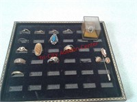 Job lot of costume jewelry rings, display tray