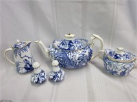 Set of Porcelain ROYAL CROWN DERBY Tea Set