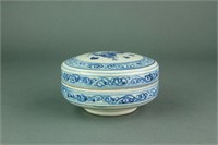 Chinese B&W Porcelain Round Box Qing Period