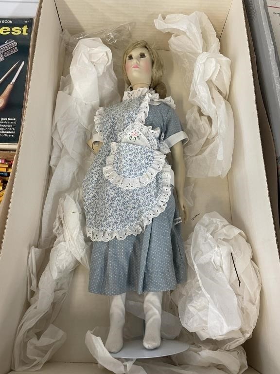 Suzanne Gibson doll (Dolls from reeves