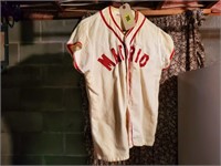 Vintage Madrid baseball jersey
size medium