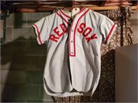 Vintage Red Sox baseball jersey
size medium