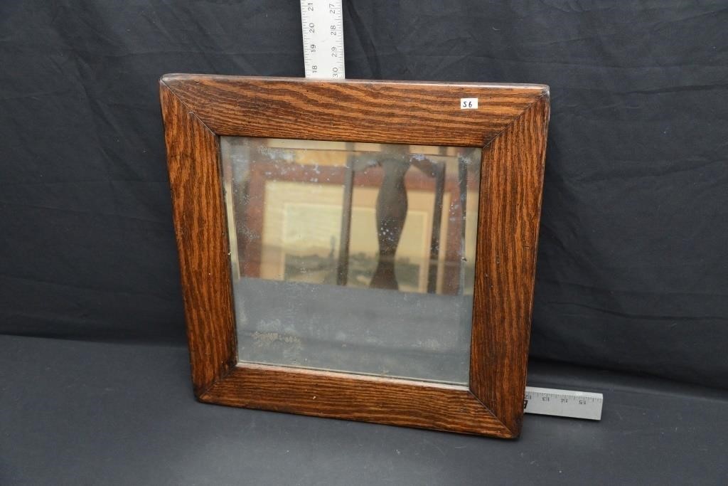 18" ANTIQUE WOODEN MIRROR