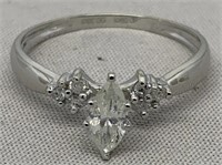 14KT WHITE GOLD .44CTS DIAMOND RING FEATURES