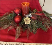 CHRISTMAS CANDLE ARRANGEMENT