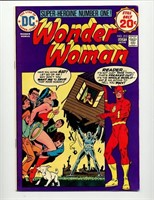 DC COMICS WONDER WOMAN #213 BRONZE AGE VF-NM