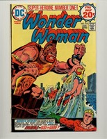 DC COMICS WONDER WOMAN #215 BRONZE AGE F-VF