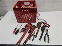 Pipewrench, Pliers & Crate