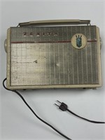 Vintage Zenith Model A-400 (The Holiday) Portable