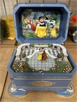 DISNEY EVER AFTER MUSIC BOX COLLECTION SNOW WHITE