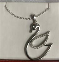 351 - STERLING SILVER PENDANT NECKLACE (I63)