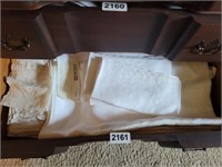 DRAWER OF TABLE CLOTHS, RUNNERS, NAPKINS, ETC