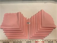 Pink placemats and napkins