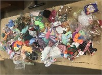 Insanely large lot of beanie babies