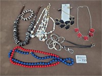 Fashion jewellery necklaces