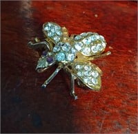 VINTAGE ORNATE GOLD INSECT BEE PENDANT, PIN BROOCH