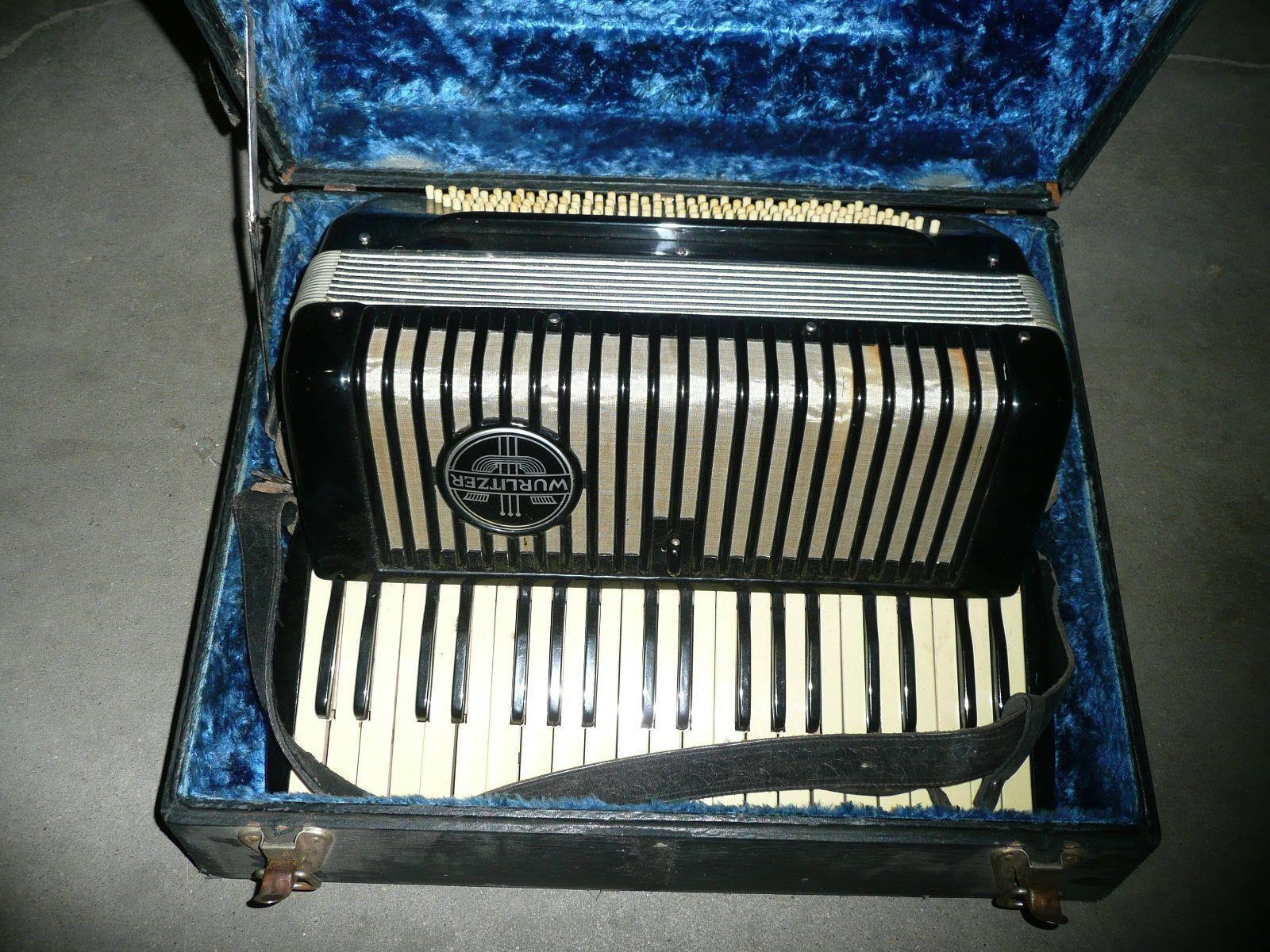 Wurlitzer Accordion