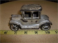 Hubley Model T w/3 Metal Wheels & a Wooden Spare