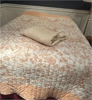 QUEEN SIZE COMFORTER PEACH FLORAL with Ivory