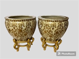 Chinoiserie White and Gold Jardinieres