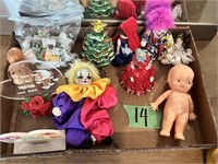 Misc. Flat of home décor items; dolls;