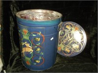 LARGE VINTAGE TIN WITH HALLMARK COOKIE CUTTERS