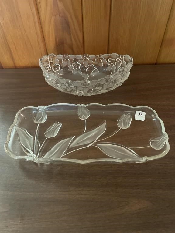 GLASS SERVING TRAY AND CENTERPIECE BOWL