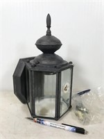 Quorum 709-17 1-light outdoor wall lantern, color