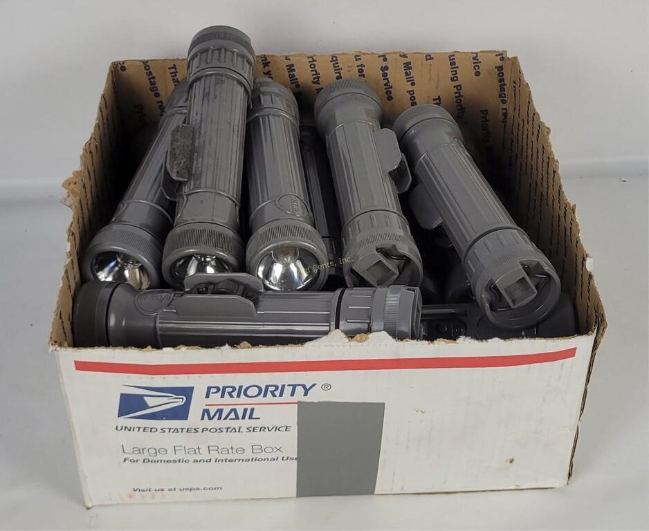 Box Of Mx-993/u Military Flashlights