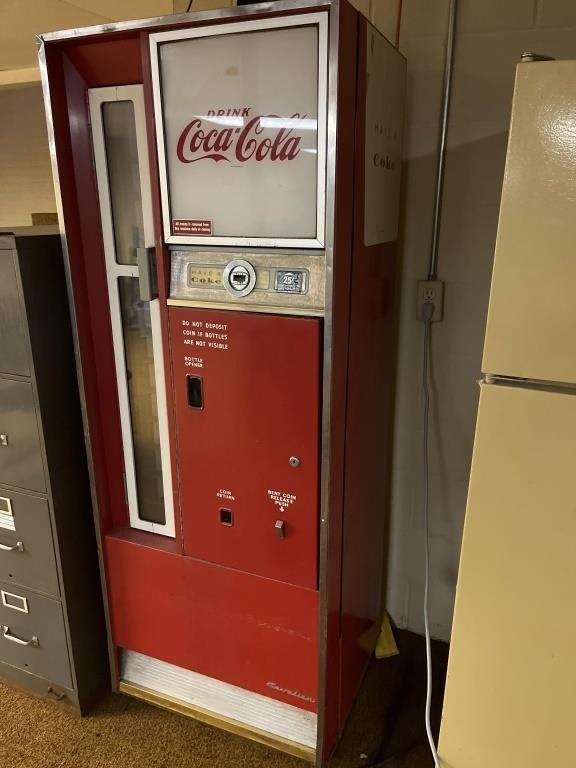 Coca-Cola 25 cent Vending Machine