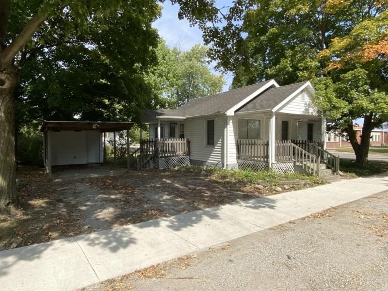 Monday, Nov. 2nd 2 Bedroom Home, Oakland, IL Online Only
