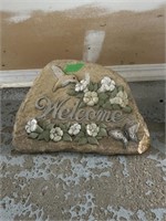 Humming Bird Welcome Stone Decor