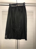 VINTAGE CHARMODE NYLON HALF SLIP LARGE