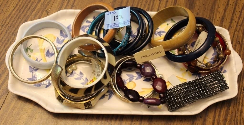 COLLECTION OF COSTUME BANGLE AND OTHER BRACELETS