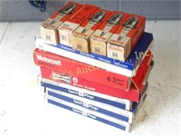Assorted boxes of spark plugs - R44TSX,autolite
